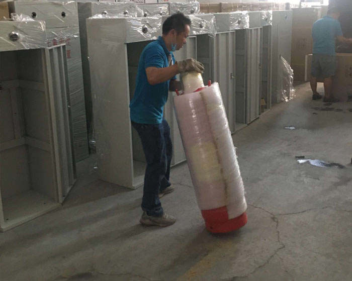 柜式七氟丙烷滅火裝置包裝搬運裝車現場