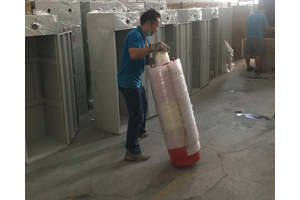 柜式七氟丙烷滅火裝置包裝搬運裝車現場